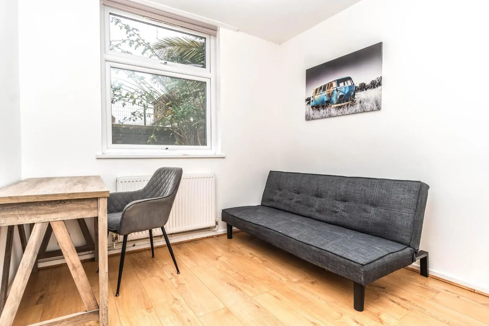 Bright Guest House In Hackney London