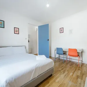 Great In Stepney Green Station - 12 London